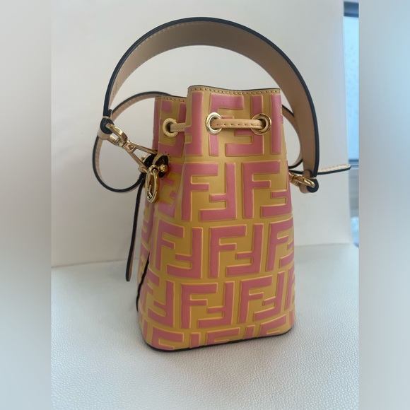 FENDI MON TRESOR MINI BUCKET BAG YELLOW- Rare find - Picture 2 of 7